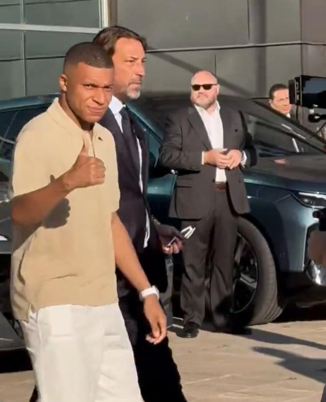 1721121782342038043.png mbappe 3.png