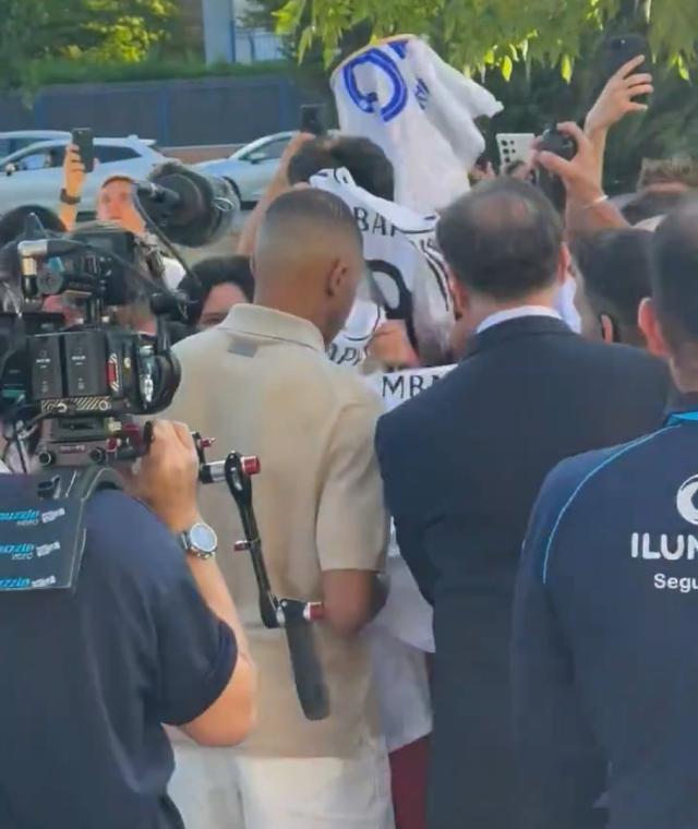 1721121788532074262.jpg mbappe 2.jpg